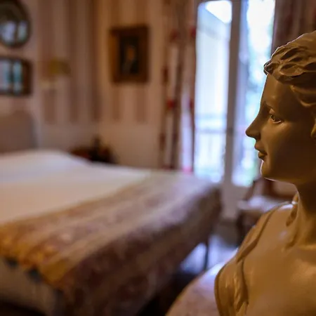 De L'avre 3* Parigi
