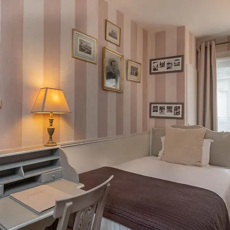 Hotel De L'avre 3*
