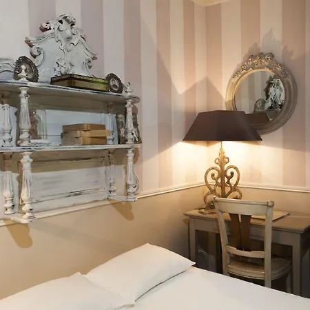 De L'avre Hotel